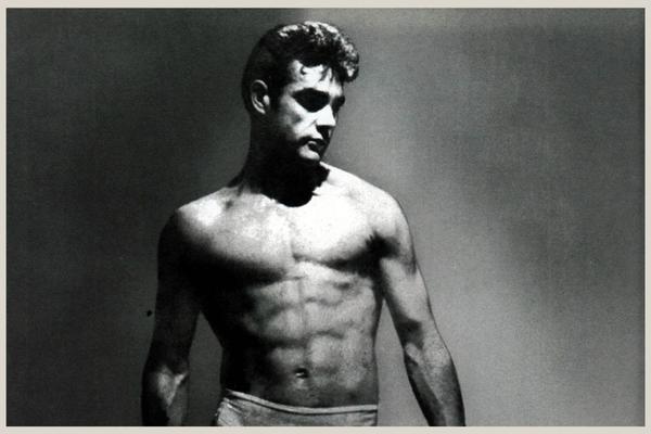Sean Connery looking very ripped