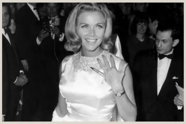 Honor Blackman at the Goldfinger Premiere