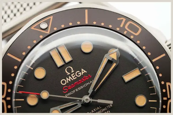 Omega Seamaster Diver 300m 007 Edition watchface