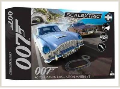 James Bond gifts - James Bond Aston Martin DB5 vs V8 Scalextric Set